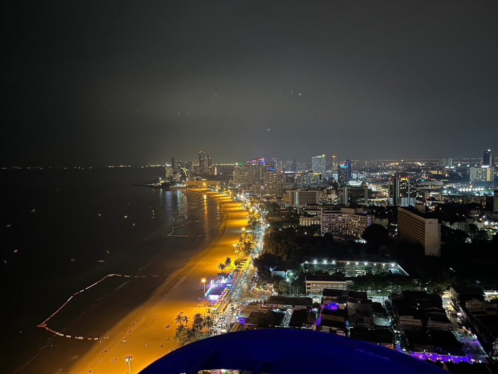 パタヤ夜景